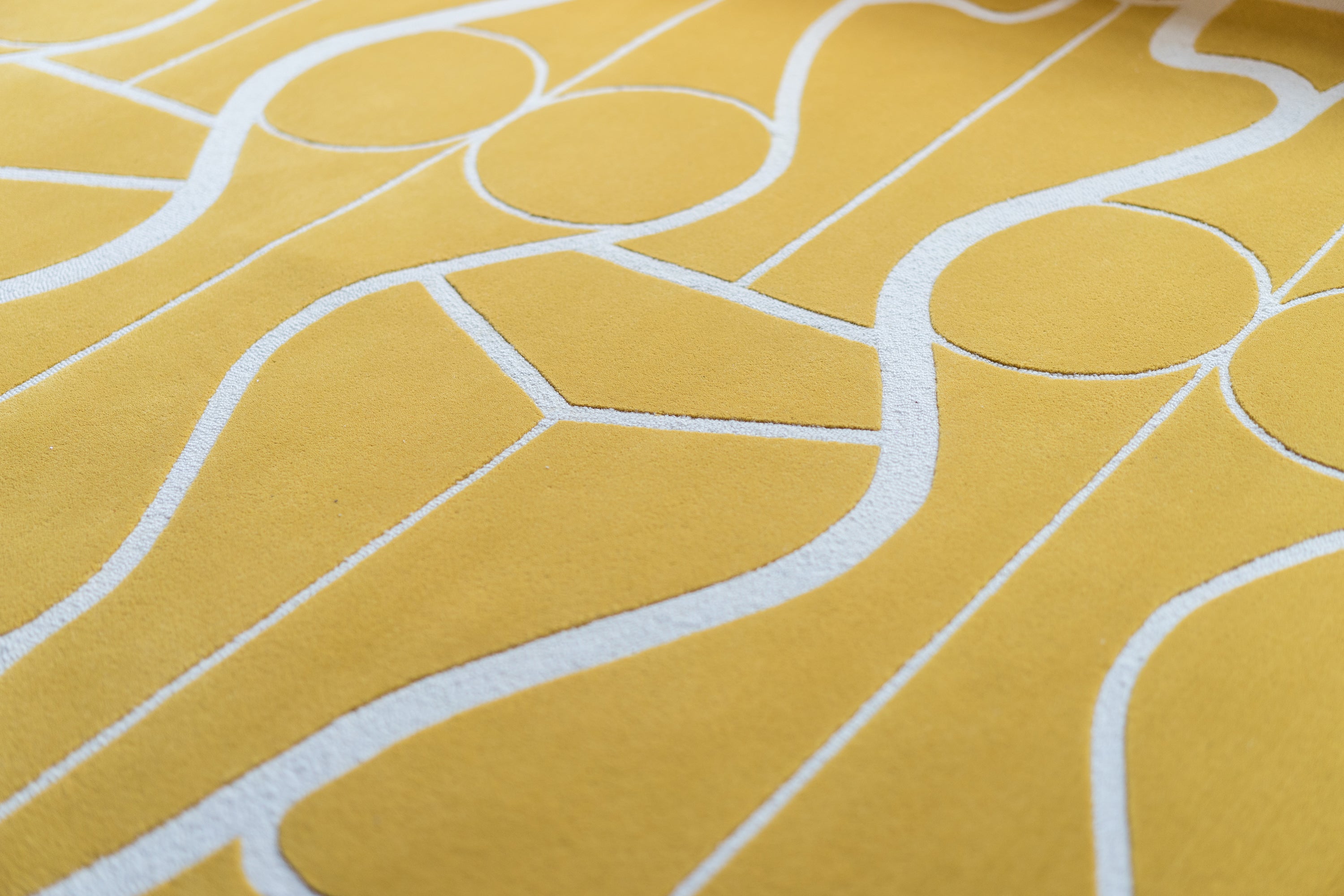 HER RUG – Dare to Rug