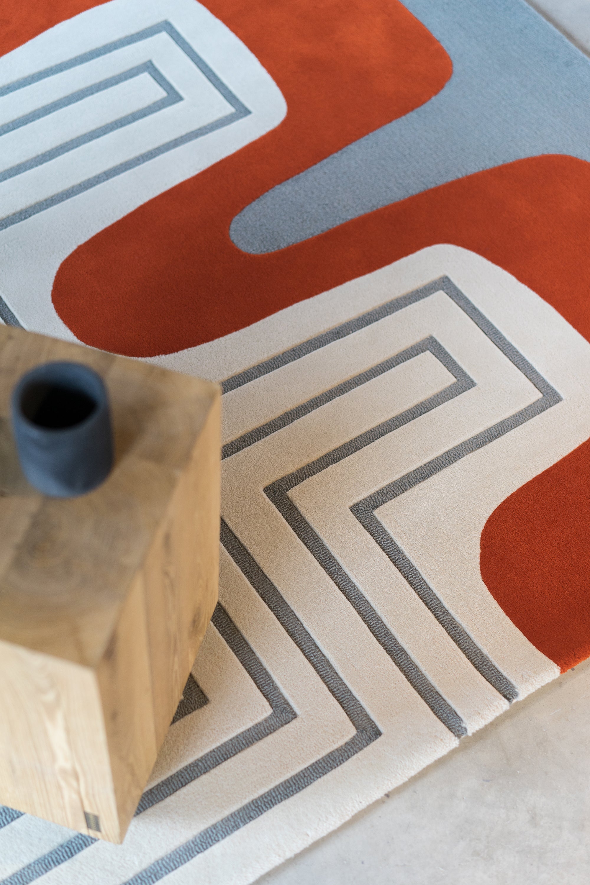 MEANDER RUG – Dare to Rug